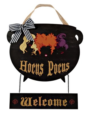 "Hocus Pocus Cauldron Wreath - Disney"