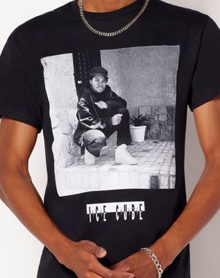 Crouching Ice Cube T Shirt