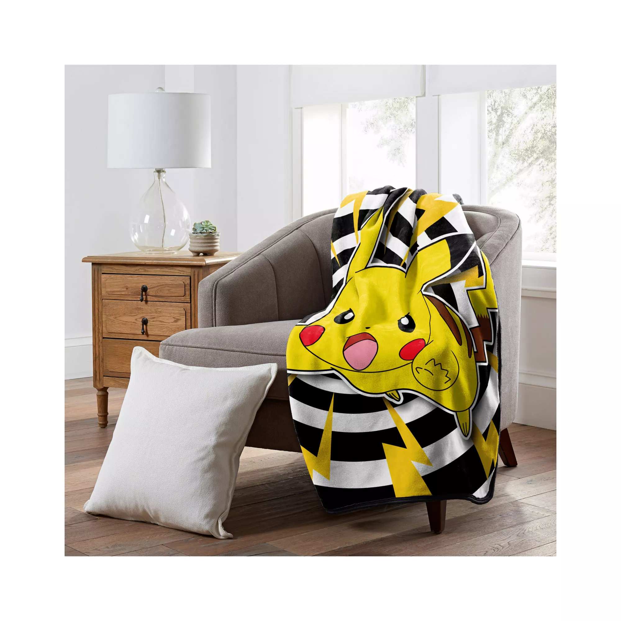Pikachu Lightning Bolt Fleece Blanket - Pokémon at Spencer's