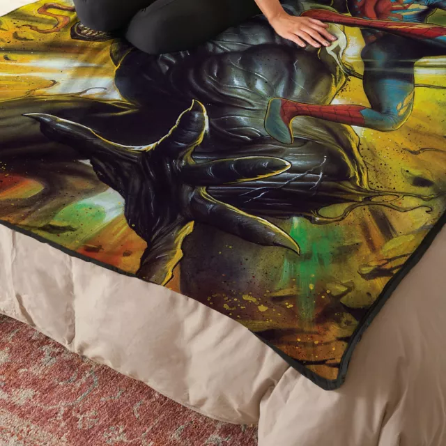 Venom and Spider-Man Attack Fleece Blanket - Marvel at Spencer's