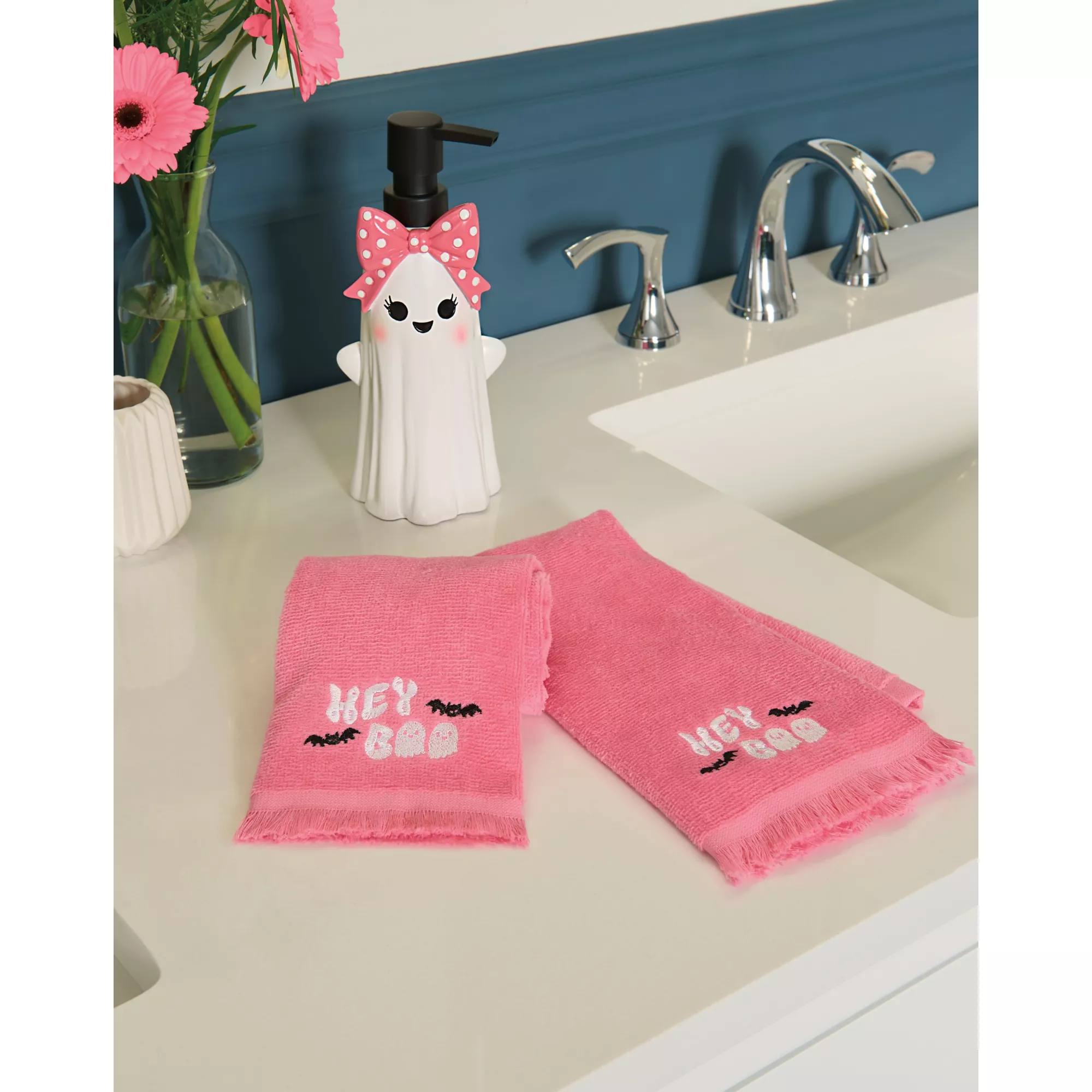 Pink Ghost Bath Set at Spirit Halloween