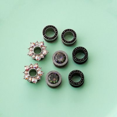 Plugs & Tunnels